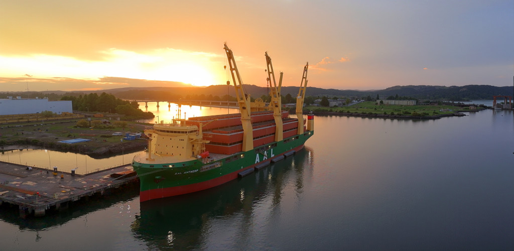 AAL Ships Mineral Barges for LHG Mining in Brazil