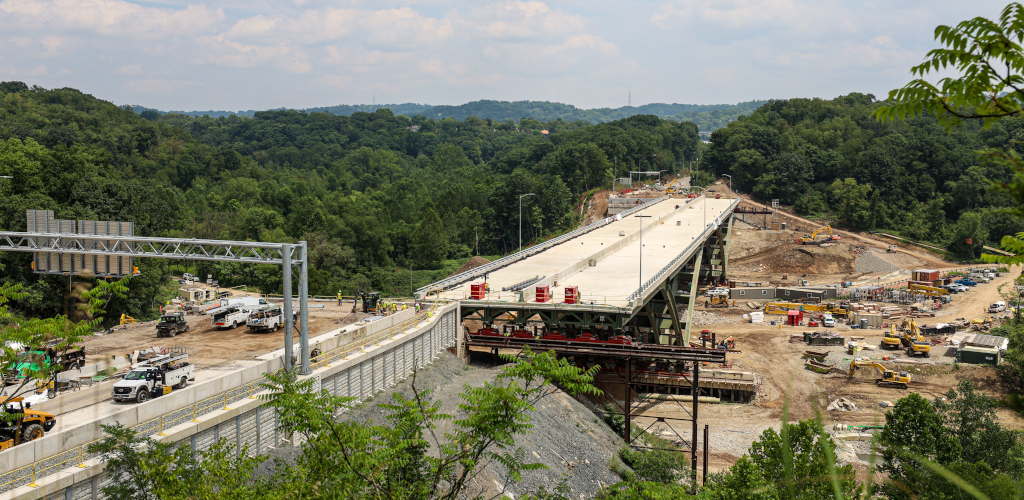 Mammoet Helps Install Pittsburgh Bridge in Under 24 Hours