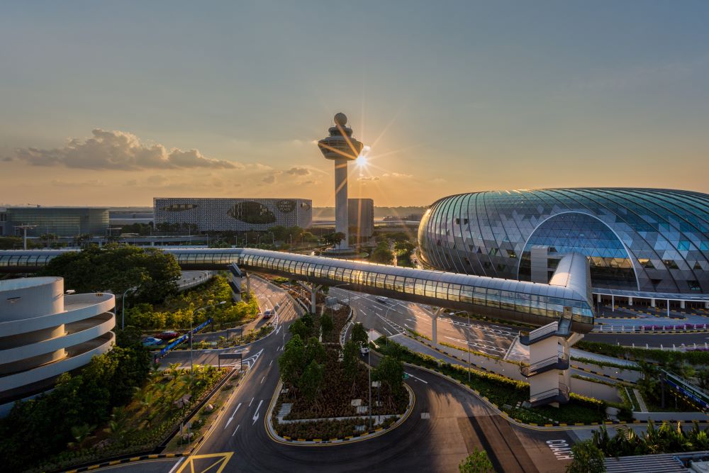 Easy International Access, World-class Facilities