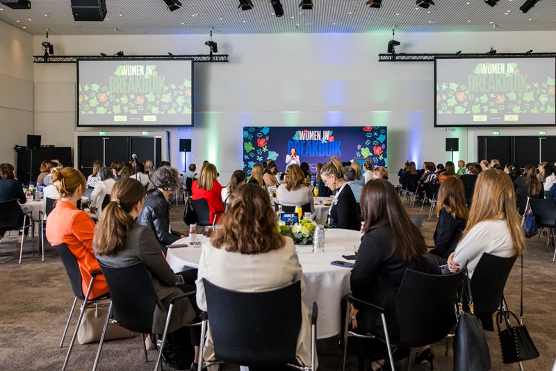 Hands-on learning & sector-specific networking