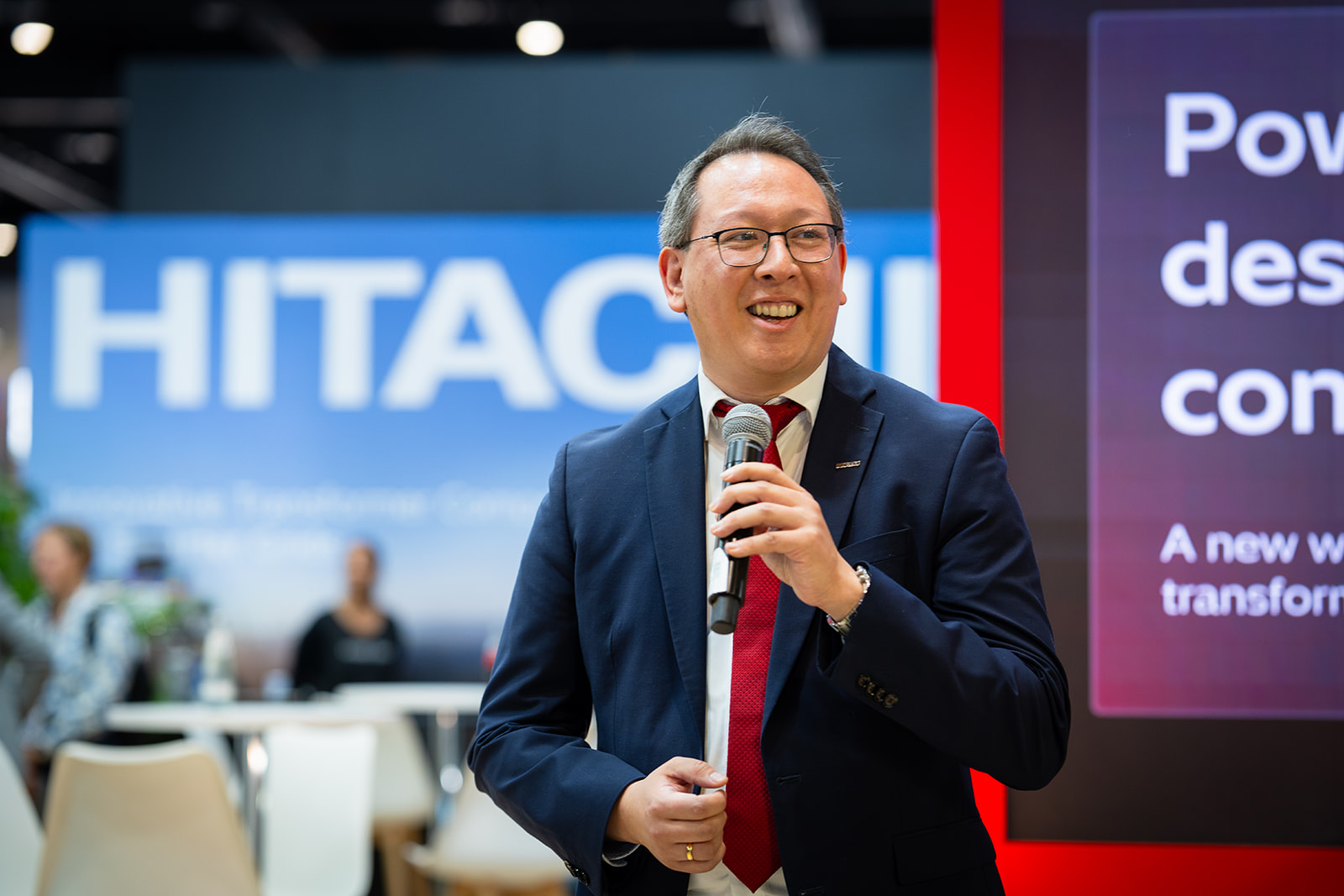 Hitachi Energy investe 300 milioni di dollari per potenziare la capacità della rete elettrica globale