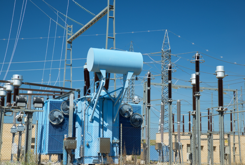 变压器零部件制造商现在应该扩张吗？一个战略时机框架