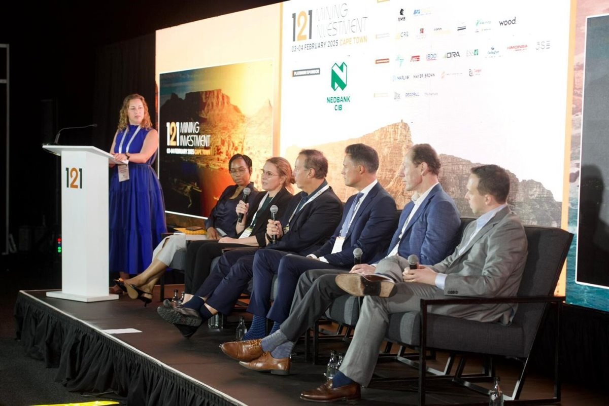 Investor content and market insight, in parallel